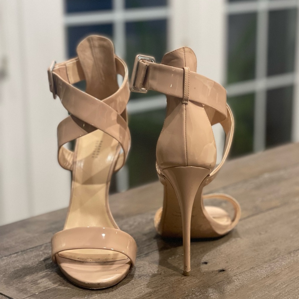 Barney’s New York sz 11 Nude Patent Leather Heels